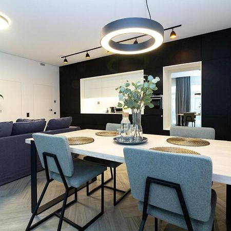 Cohost I Oldtown 60M2 Apt W-Garage Parking, Balcony & Self Check-In VNO Kültér fotó