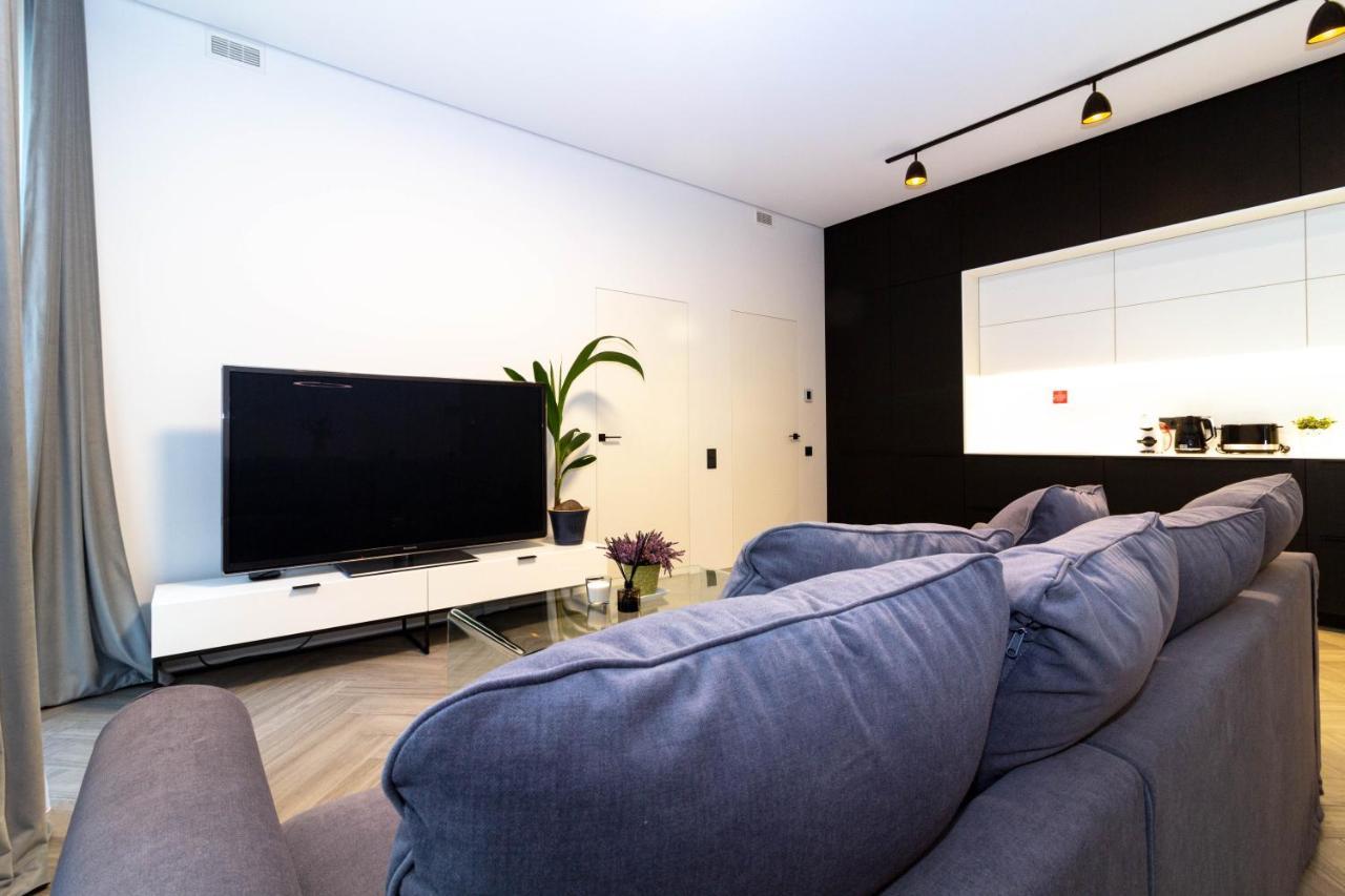 Cohost I Oldtown 60M2 Apt W-Garage Parking, Balcony & Self Check-In VNO Kültér fotó