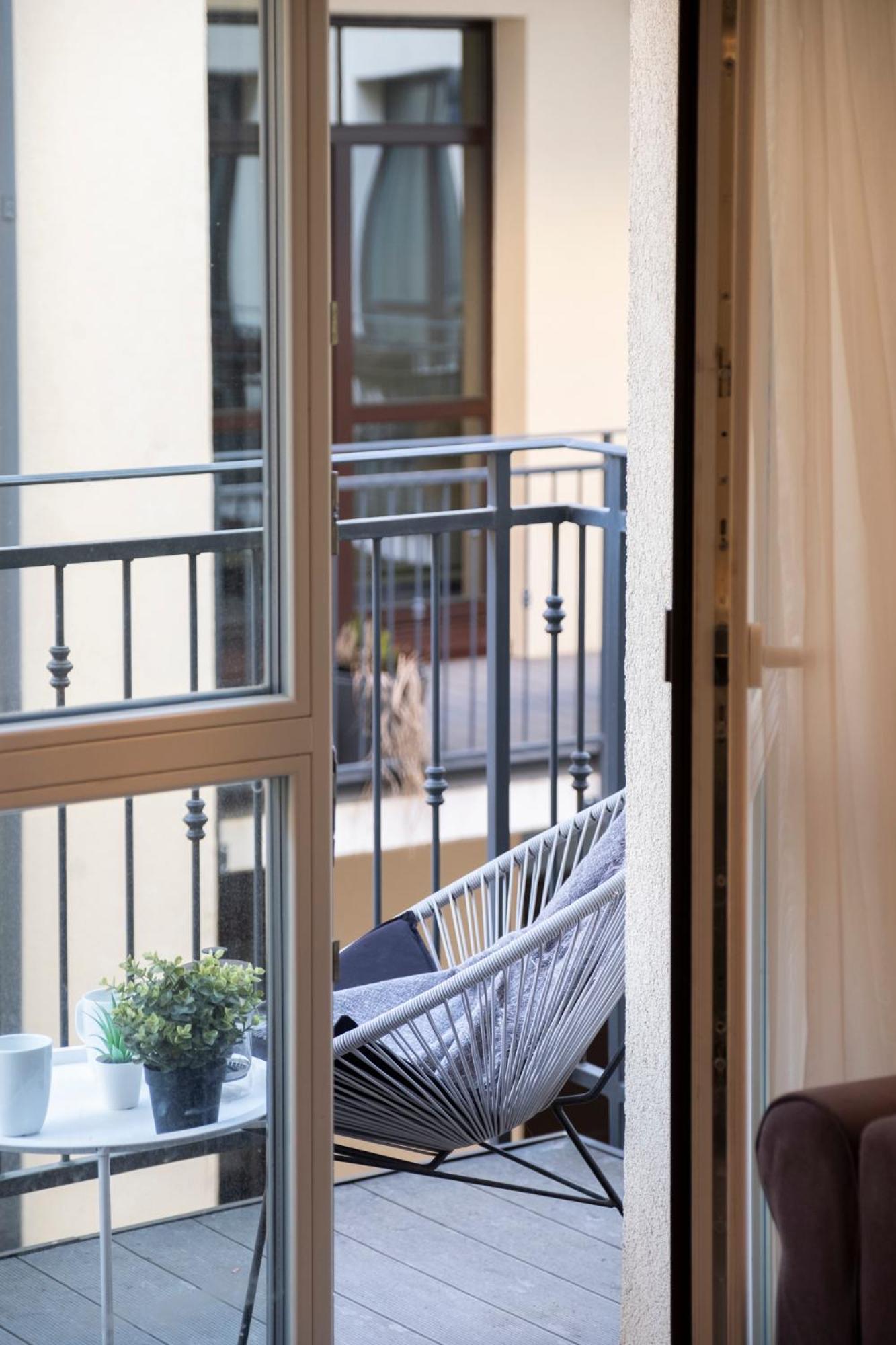 Cohost I Oldtown 60M2 Apt W-Garage Parking, Balcony & Self Check-In VNO Kültér fotó